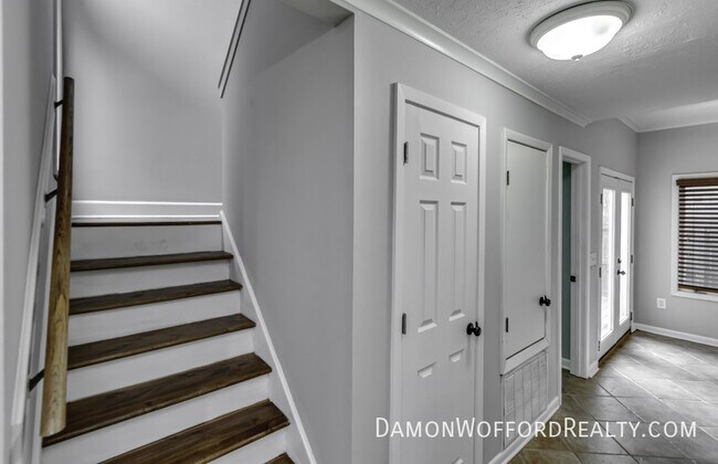 Building Photo - 34 Park Crest Pl