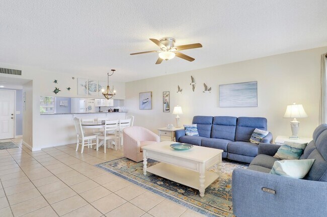 Building Photo - 275 Palm Ave