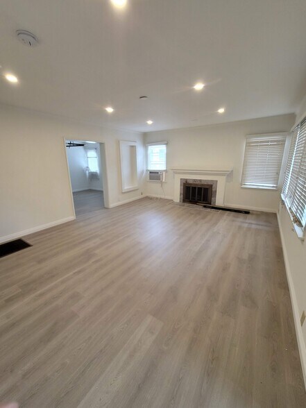 Building Photo - 2321 Veteran Ave