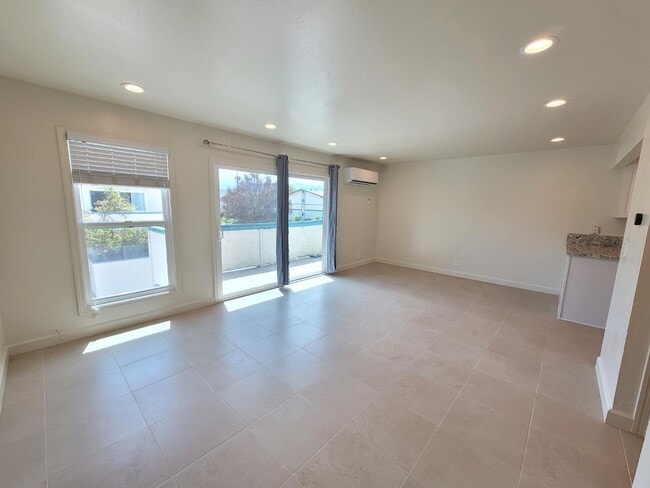 Building Photo - 10218 E Pk Cir