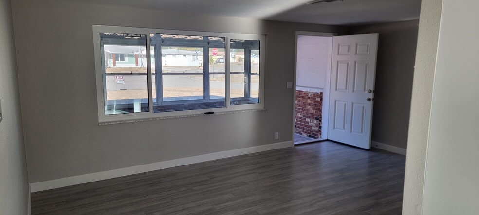 Building Photo - 5214 Forest Hills Dr