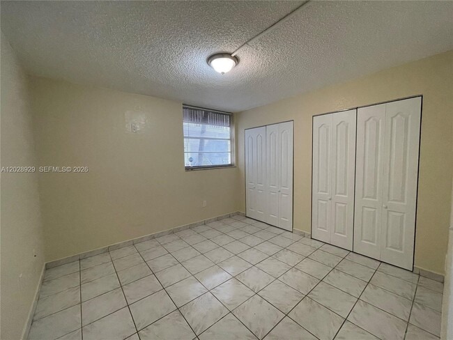 Building Photo - 10090 NW 80th Ct