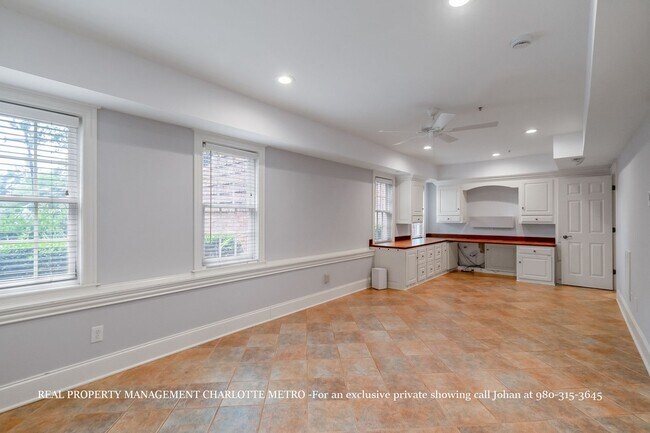 Building Photo - 529 Queens Rd