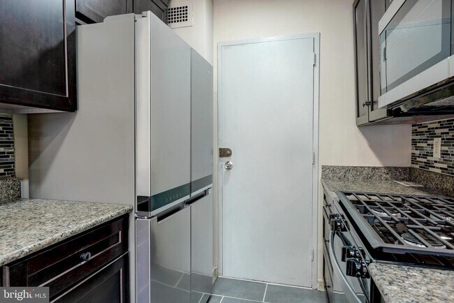 Building Photo - 1900 Lyttonsville Rd