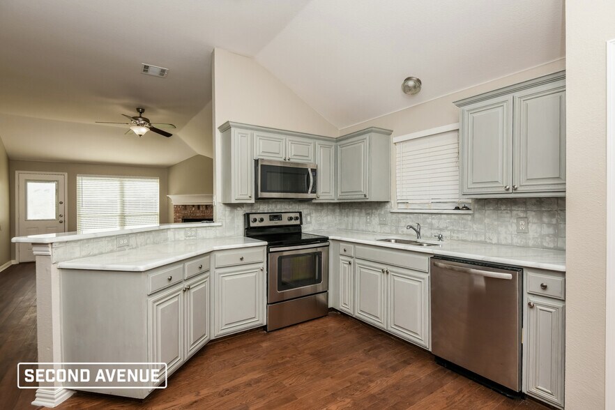 Building Photo - 1304 Sierra Blanca Dr