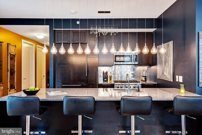 Building Photo - 1414 S Penn Square