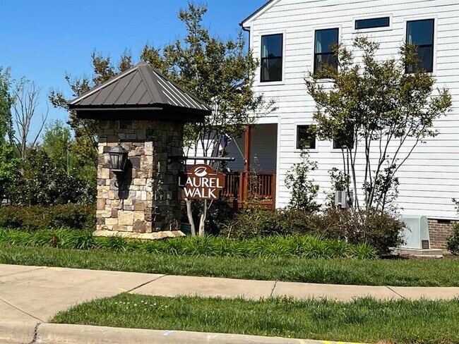 Building Photo - 512 Laurel Walk Ln