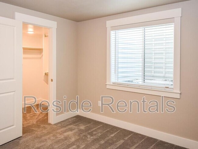 Building Photo - 362 N 600 W
