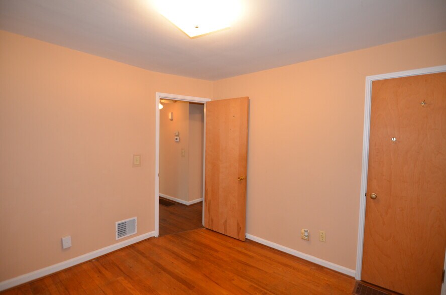 Building Photo - 4625 Orchard Ln