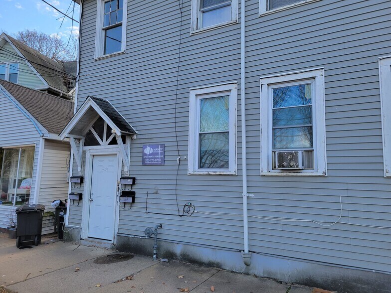 Building Photo - 324 Goffe St