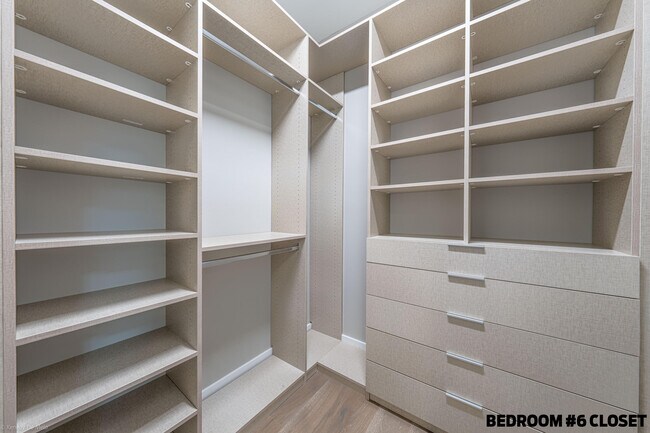 Building Photo - 17119 Aquavera Way