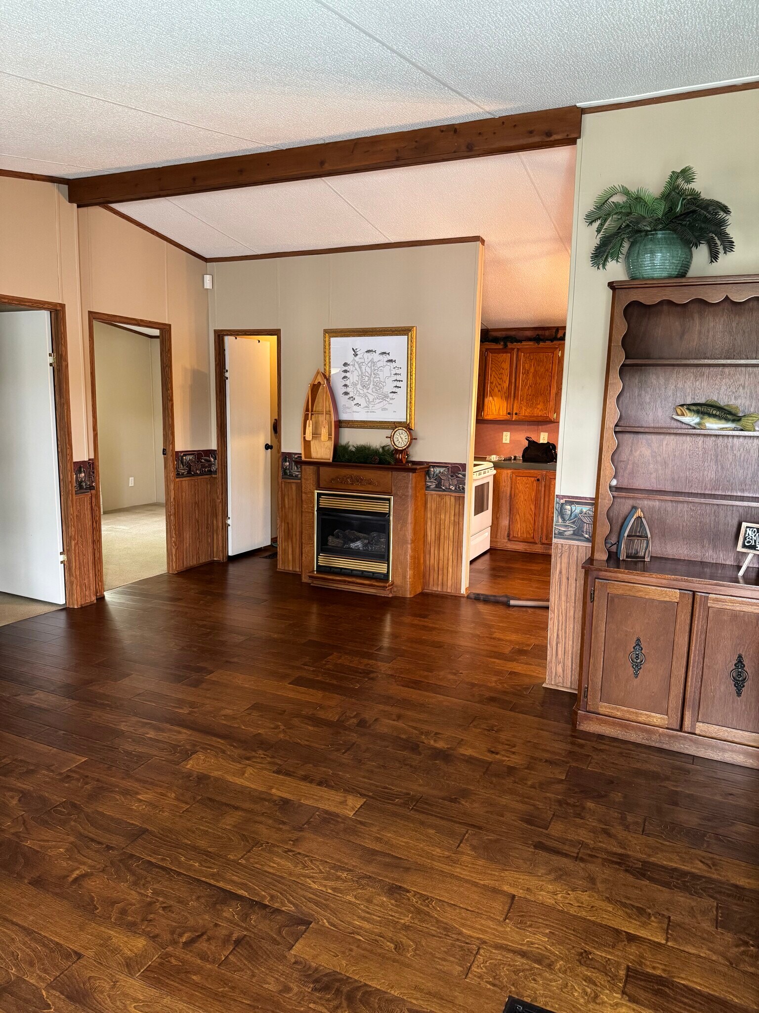 Building Photo - 5715 Bluebird St