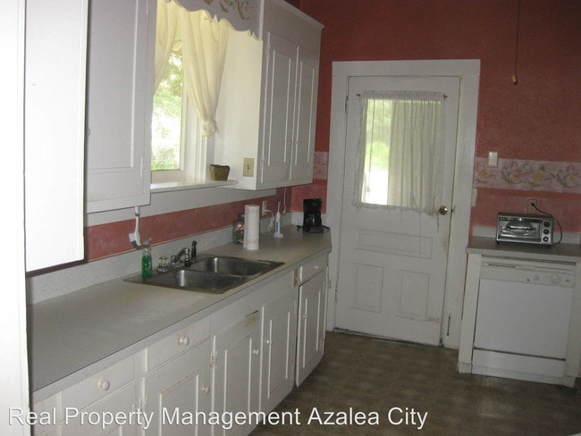 Building Photo - 3 br, 2 bath House - 301 Chidester Ave