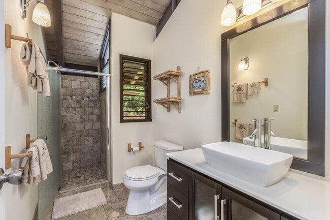 Building Photo - Kawaihau Sports Villa 2 bedroom, 2 bath fu...
