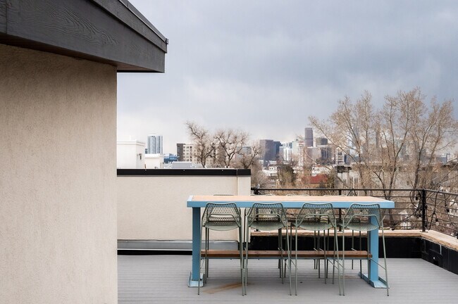 Building Photo - 2901 W 24th Ave