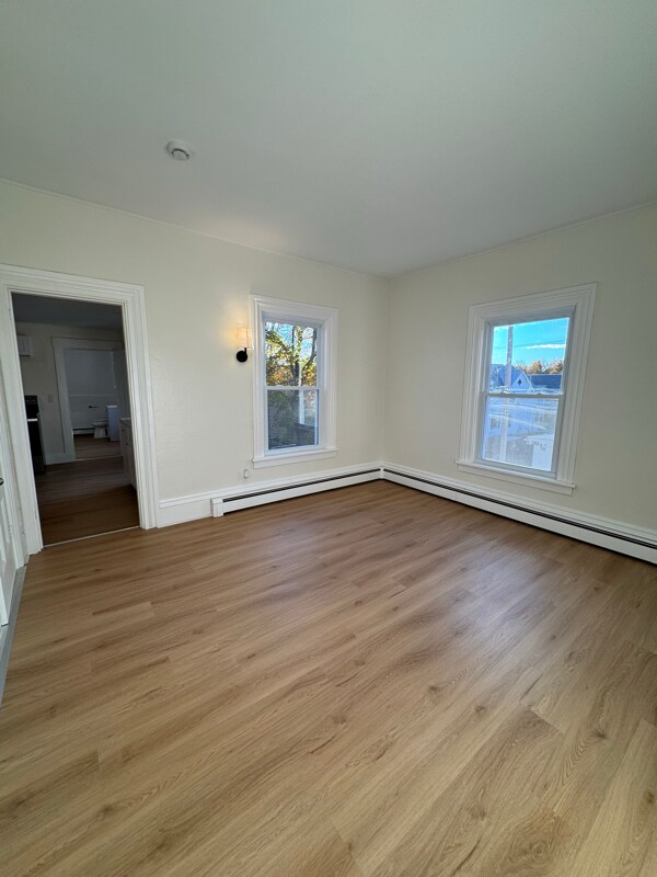 Building Photo - 76 Elm St