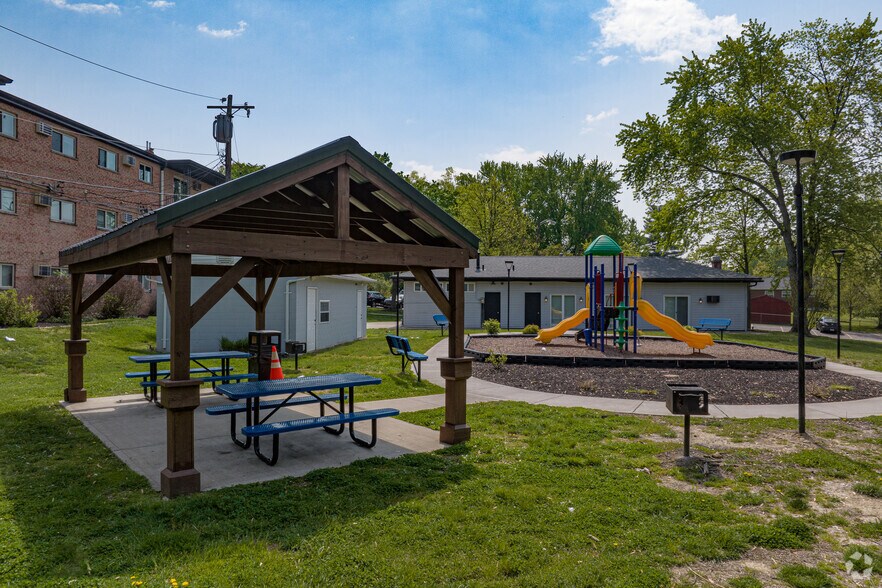 Florence Apartments 24 Alan Ct Florence KY 41042 Apartment Finder