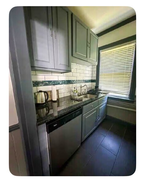 Kitchen Galley - 105 Vinton St