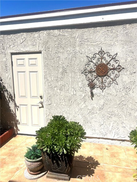 Building Photo - 5052 Hampton Ct