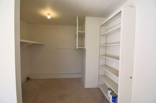 Building Photo - 5936 Cherry Loop