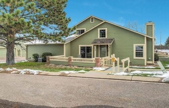 Building Photo - FULLY FURNISHED + ALL UTILITIES INCLUDED!