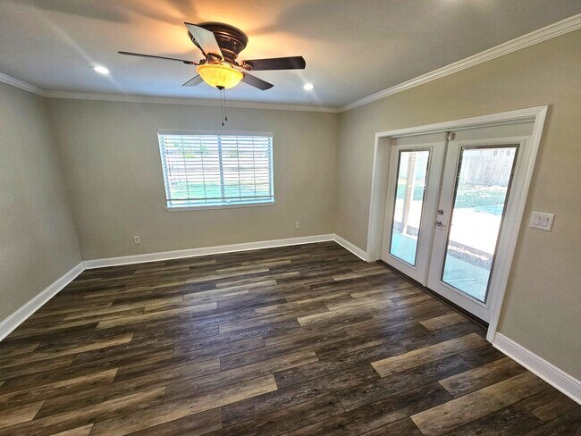 Building Photo - Exquisite 4Bed/2Ba Home in The Cove! *1/2 Off Security Deposit for Active-Duty Military!!*