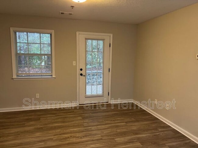 Building Photo - 3301 London Ct SW