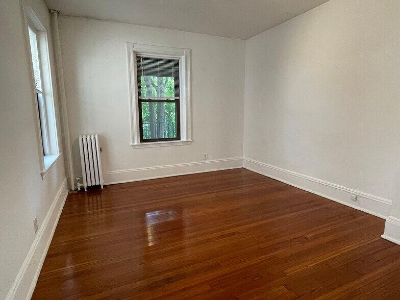 Building Photo - 1870 Commonwealth Ave