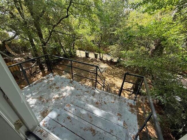 Building Photo - 607 W 44th St