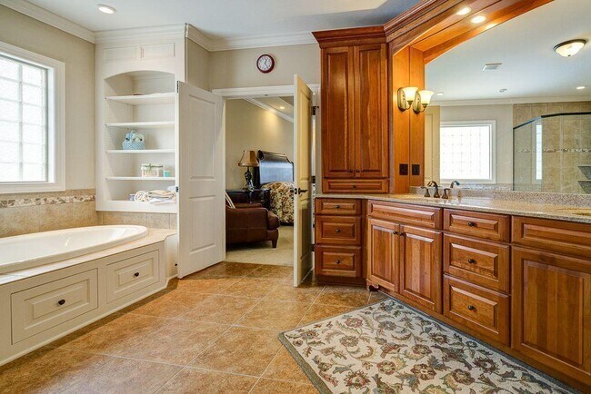 Building Photo - 6884 Ballantrae Pl