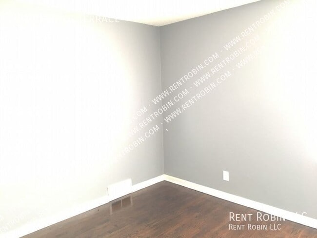 Building Photo - 9010 E 74 Terrace