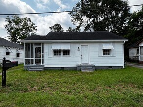 Building Photo - 114 Calvary Dr
