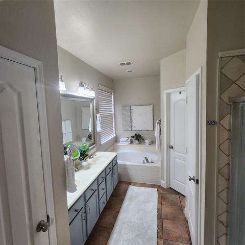 Building Photo - 1104 Summerbrook Dr