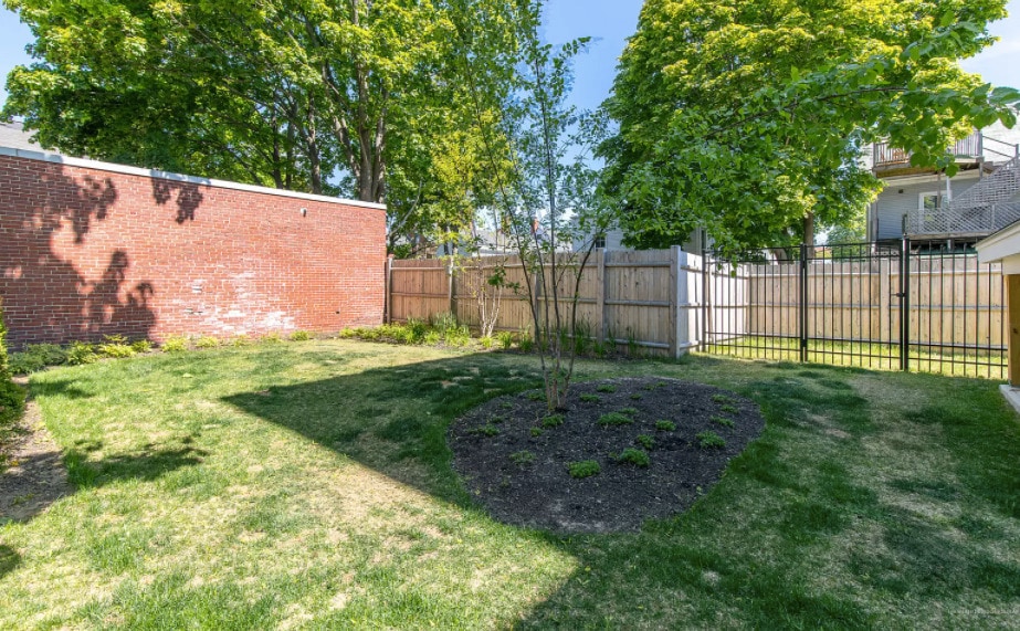 Building Photo - 1 Joy Pl