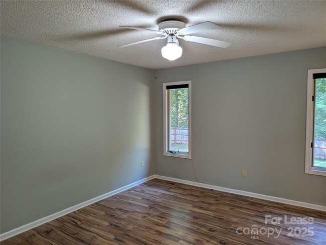 Building Photo - 110 Wood Thrush Ln