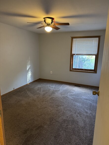 Building Photo - 1583 Highland Park Dr