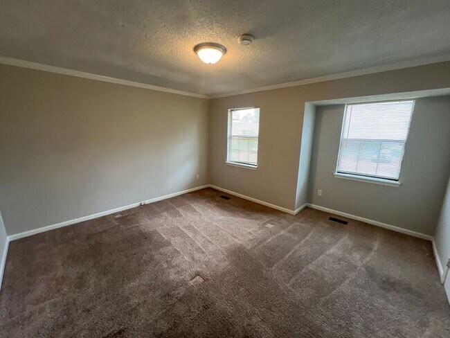 Building Photo - 5547 St James St