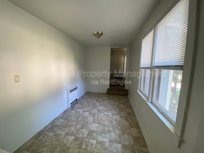 Building Photo - 431 W Vine St