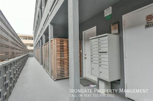 Building Photo - 1114 6th St