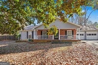 Building Photo - 8671 Twin Oaks Dr