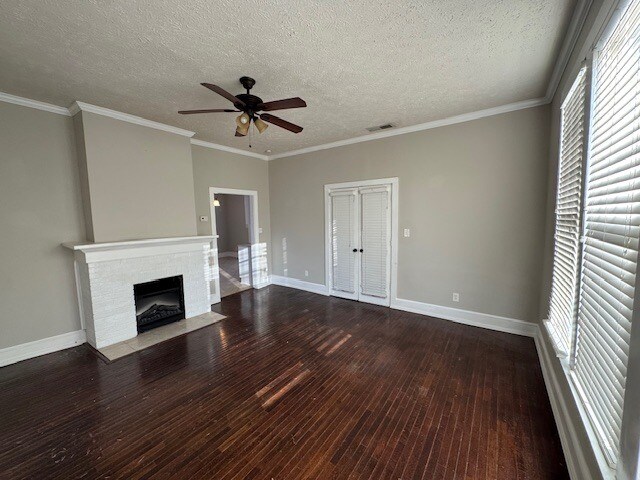 Living Room - 1327 Parrett St