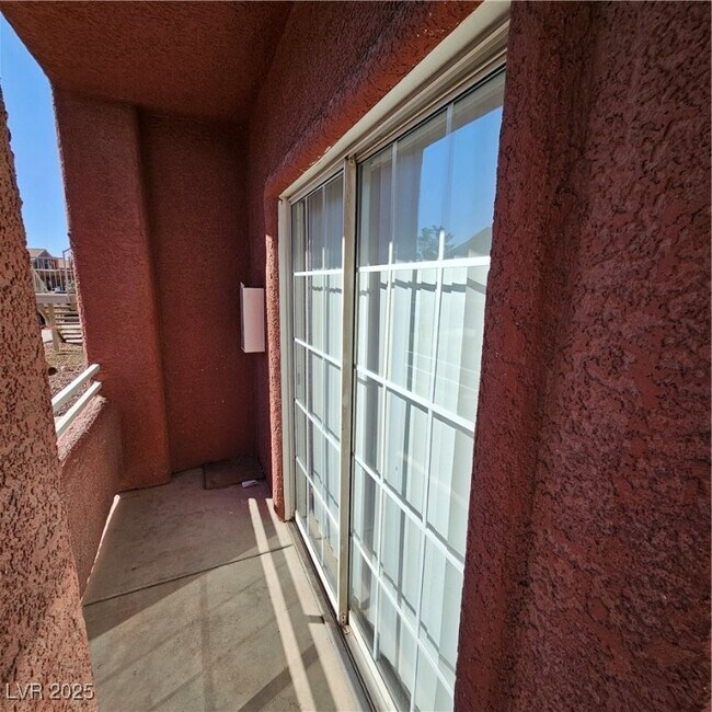 Building Photo - 4730 E Craig Rd