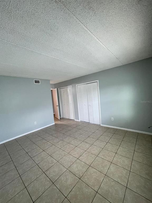 Building Photo - 2835 Somerset Park Dr