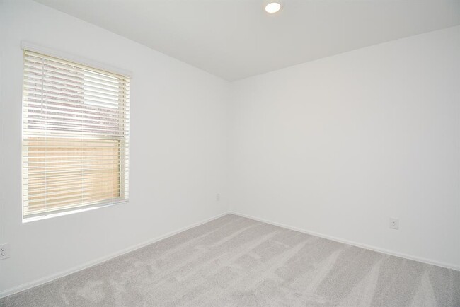 Building Photo - 5226 Sunvalley Bend Dr