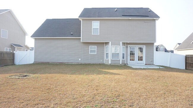 Building Photo - 197 Bennington Dr
