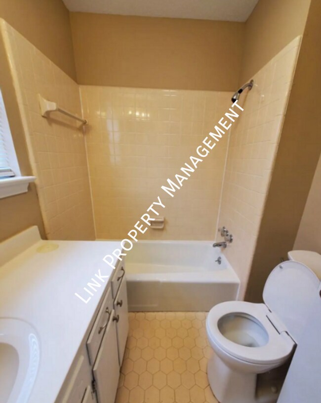 Building Photo - 4911B Marylin Lane-