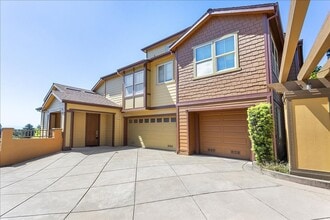 Building Photo - 6028 Old Quarry Loop