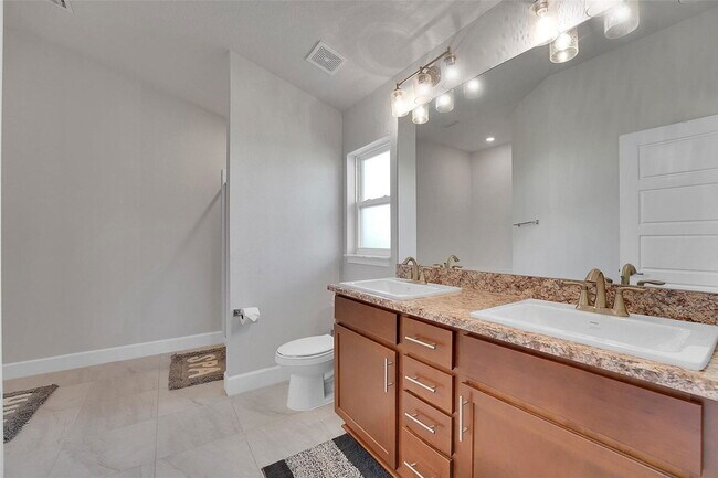 Building Photo - 8600 Merano Ave