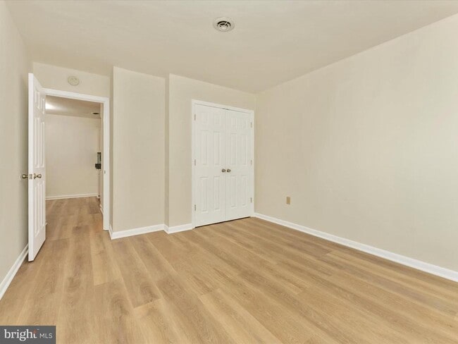 Building Photo - 5803 Oleander Pl