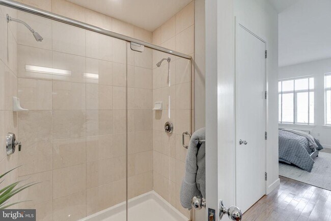 Building Photo - 1900 Hamilton St